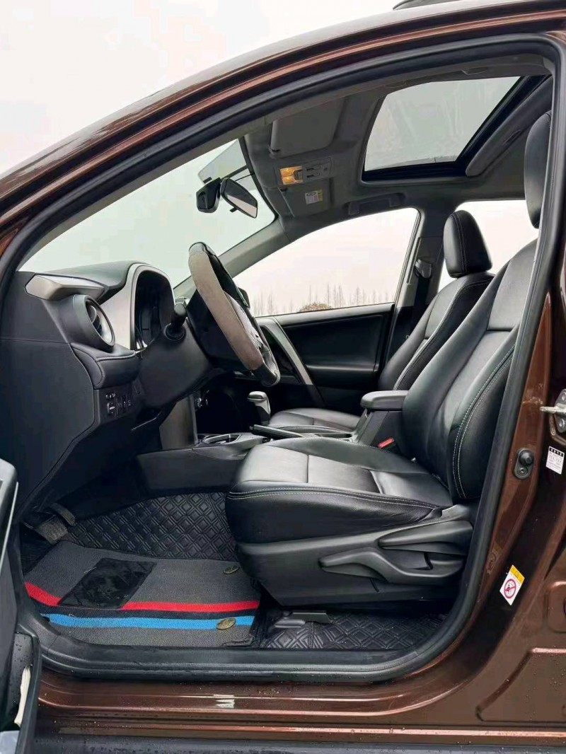 嘉興17年豐田RAV4榮放6
