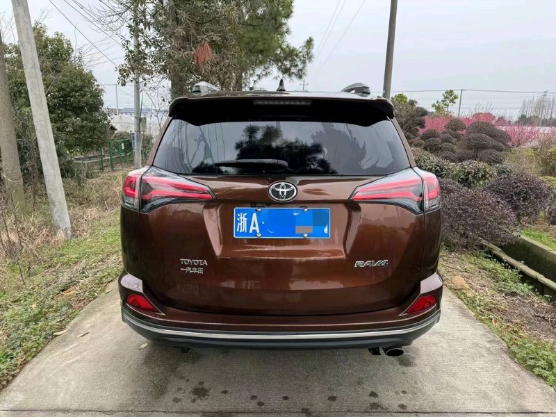 嘉興17年豐田RAV4榮放5