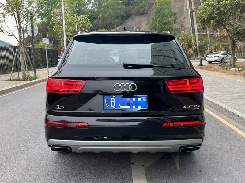 珠海18年奥迪Q75