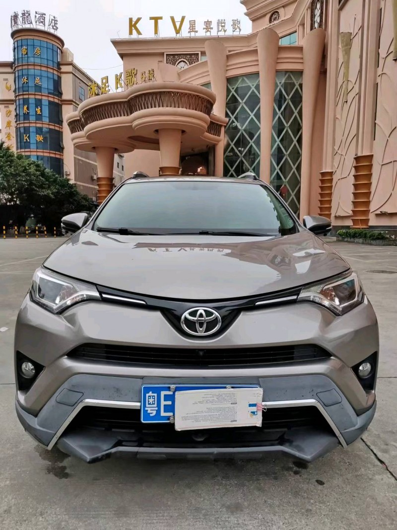 珠海17年丰田RAV4荣放1