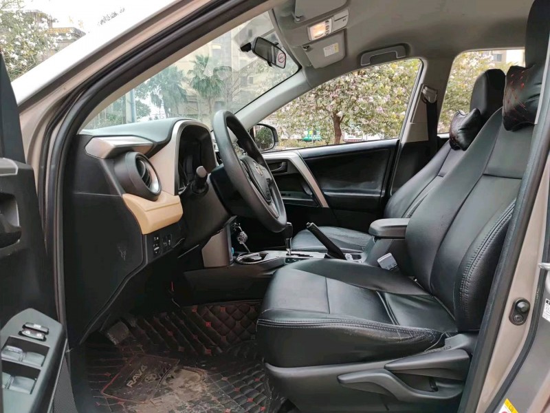 珠海17年丰田RAV4荣放4