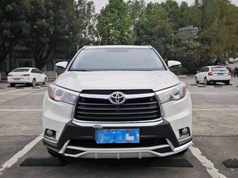 成都16年丰田汉兰达1