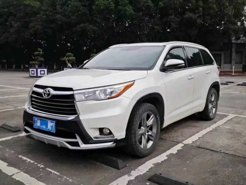 成都16年丰田汉兰达2