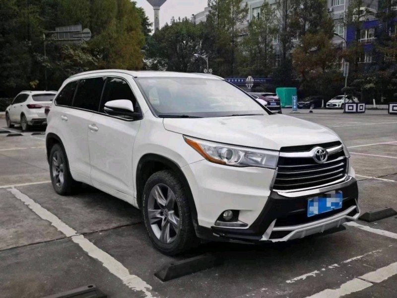 成都16年丰田汉兰达3