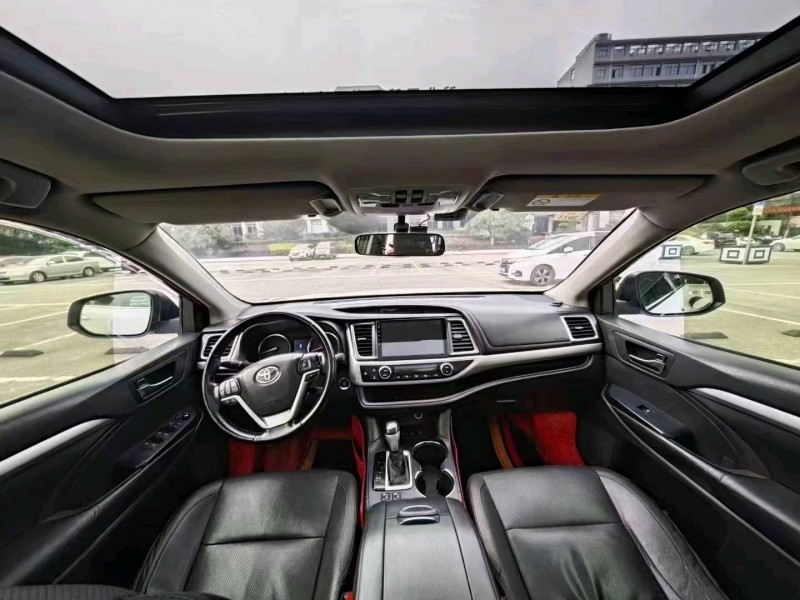 成都16年丰田汉兰达4