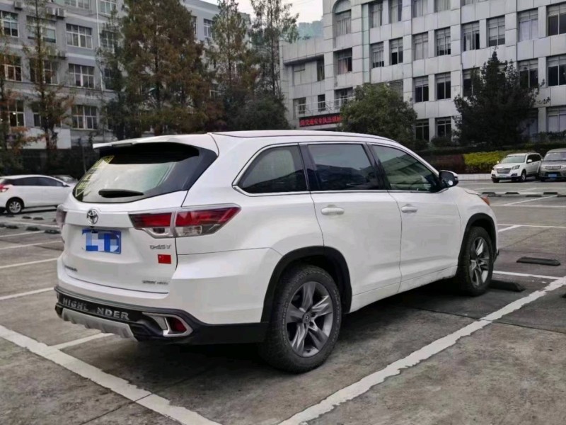 成都16年丰田汉兰达6