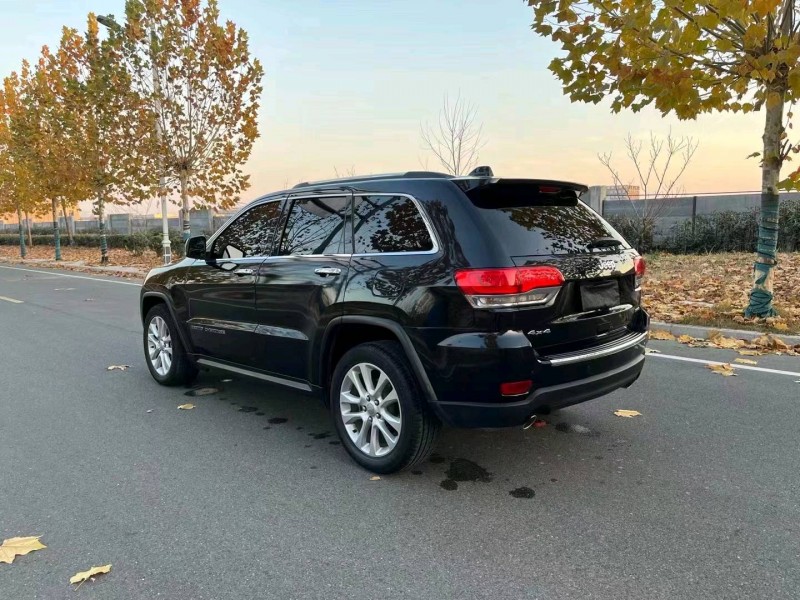 徐州19年Jeep大切诺基7