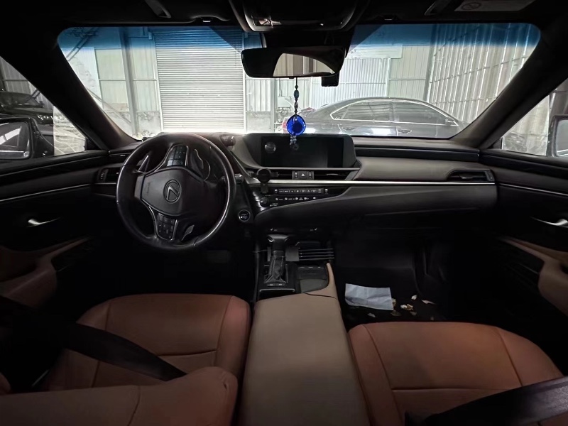 菏泽19年雷克萨斯ES2