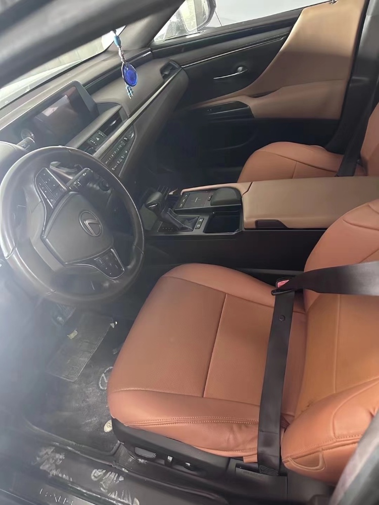 菏泽19年雷克萨斯ES4