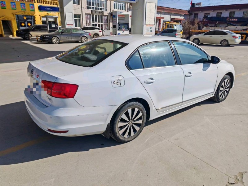 保定17年大众速腾4