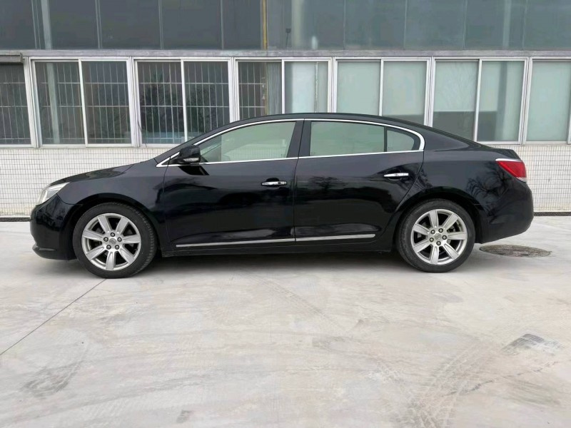 珠海12年别克君越3