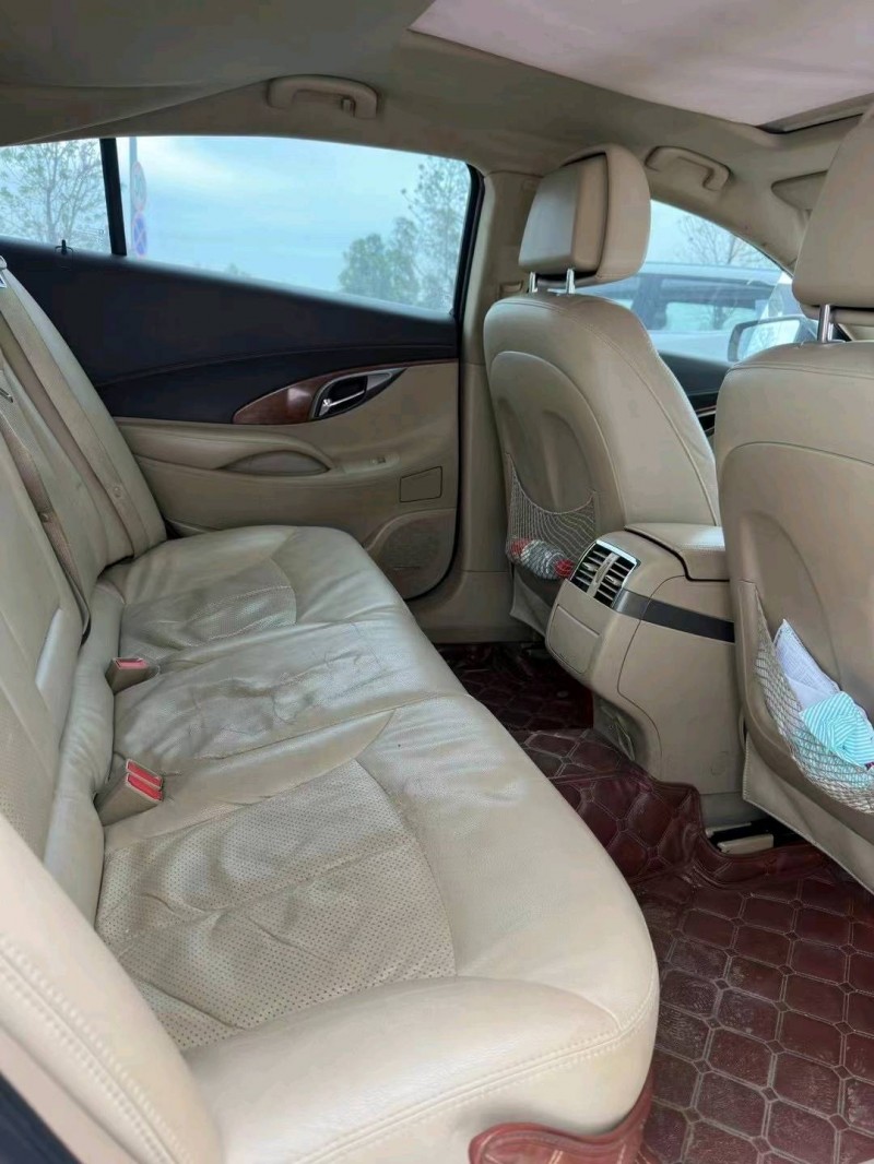 珠海12年别克君越6