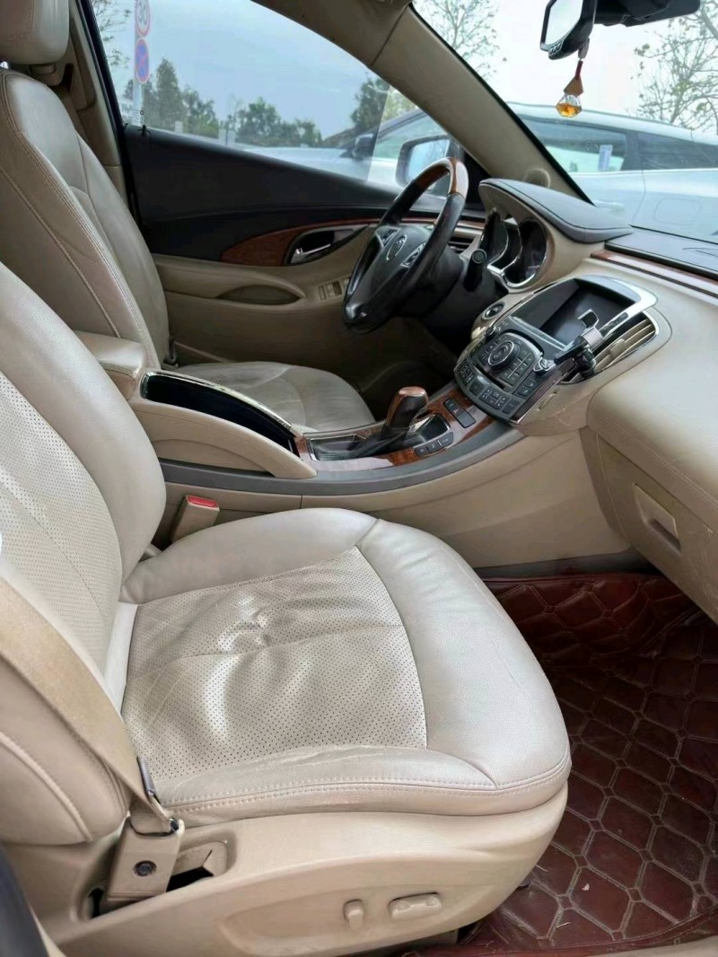 珠海12年别克君越7