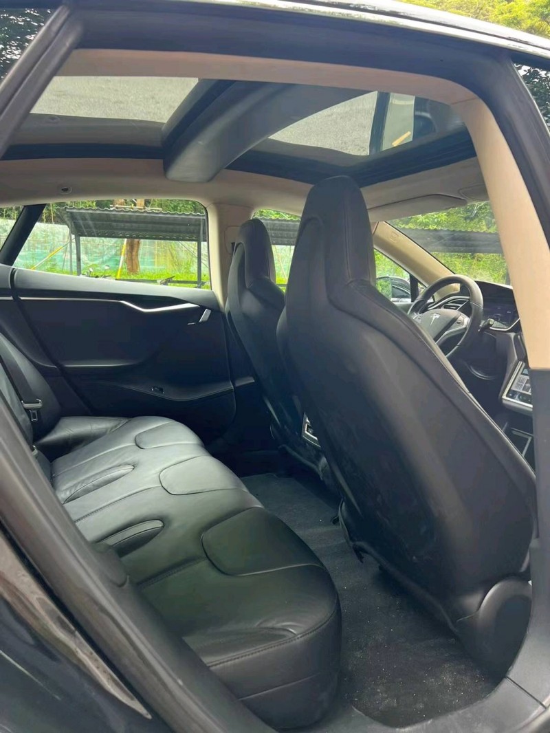 中山15年特斯拉MODEL S7