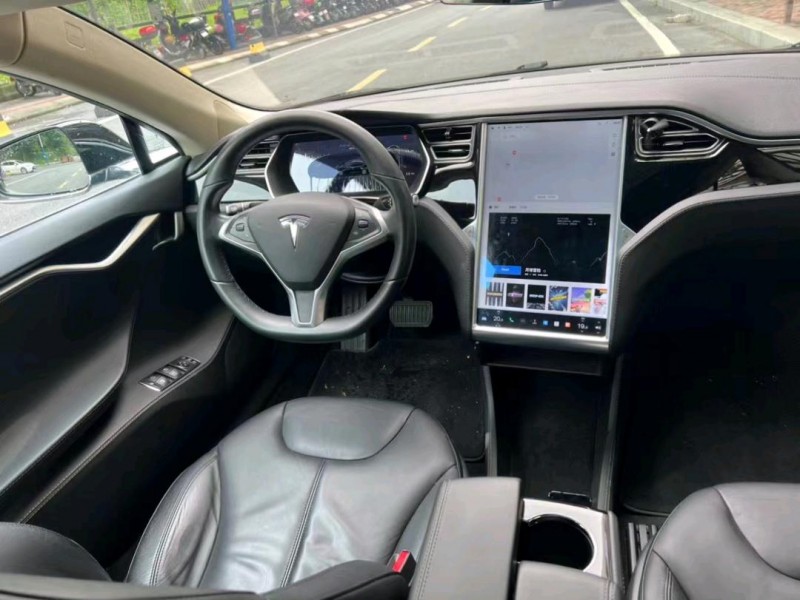 中山15年特斯拉MODEL S8