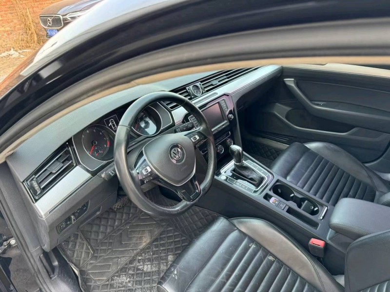 保定17年大众迈腾4