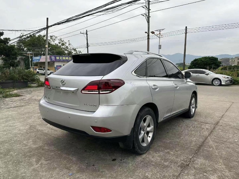 汕头11年雷克萨斯RX8