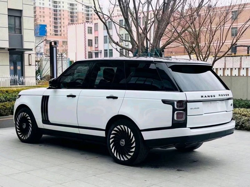 淄博14年路虎揽胜行政4