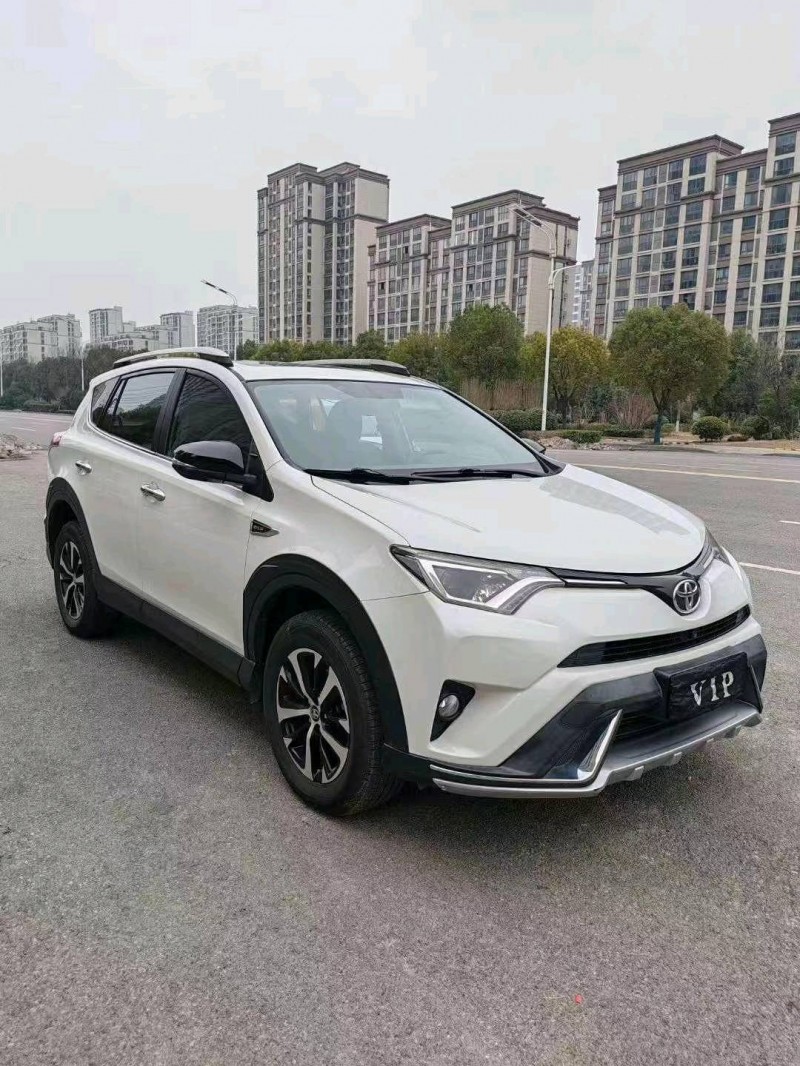 淮南18年豐田RAV43