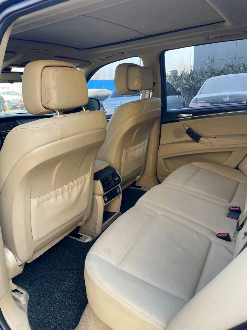 保定14年宝马X57