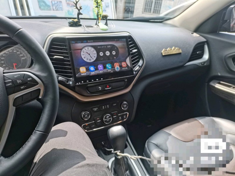 自貢16年Jeep自由光2