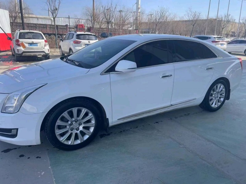 保定17年凯迪拉克XTS3