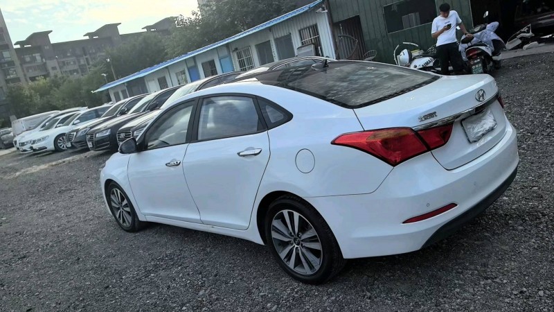 焦作16年现代名图9