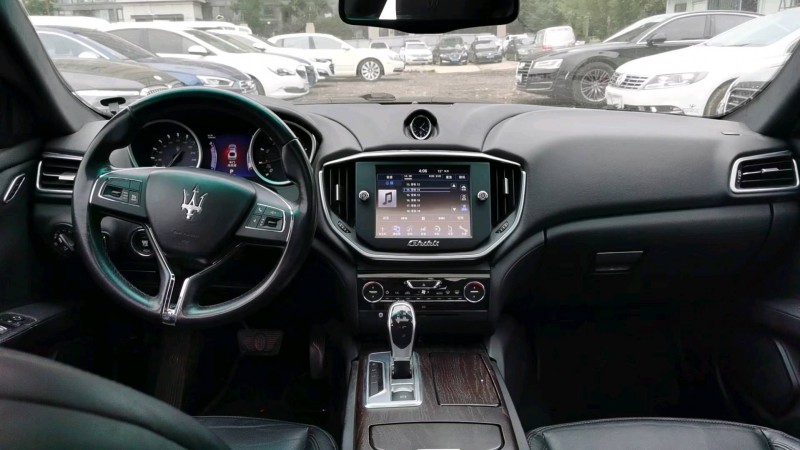 焦作16年玛莎拉蒂Ghibli5