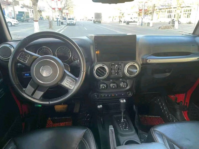 邢台18年Jeep牧马人9