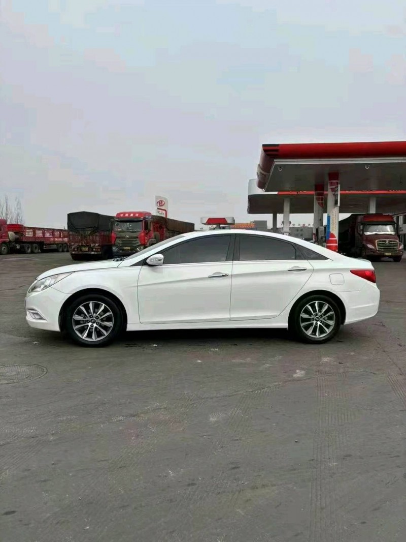 邯郸13年现代索纳塔八3