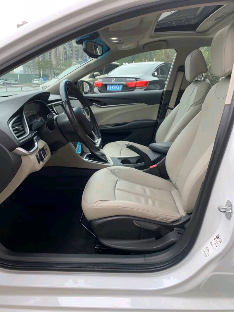 佛山19年别克英朗6