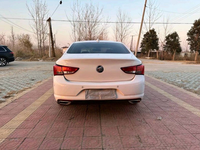 徐州18年别克威朗9