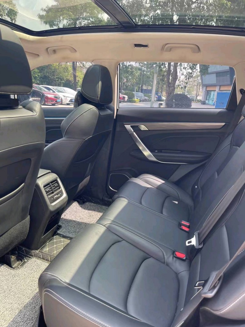 佛山20年吉利博越7