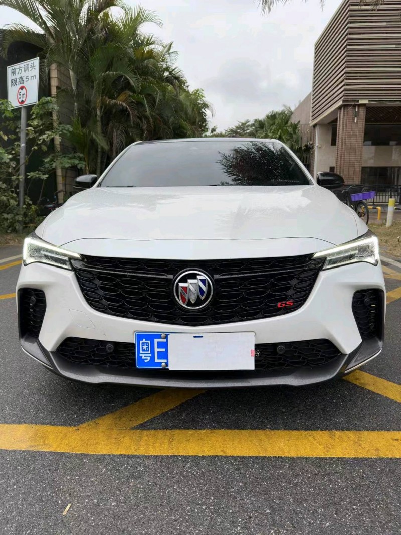 佛山22年别克威朗1