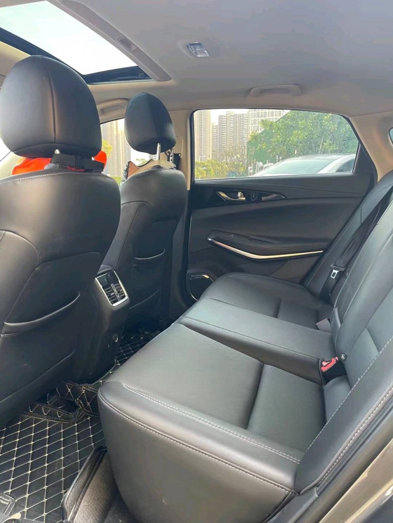 佛山20年长安汽车睿驰CC8