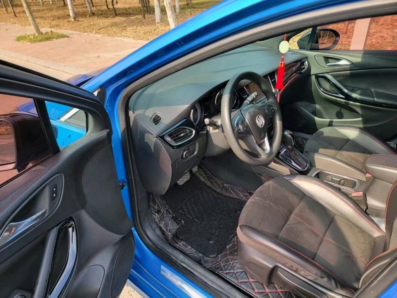 聊城17年别克威朗6