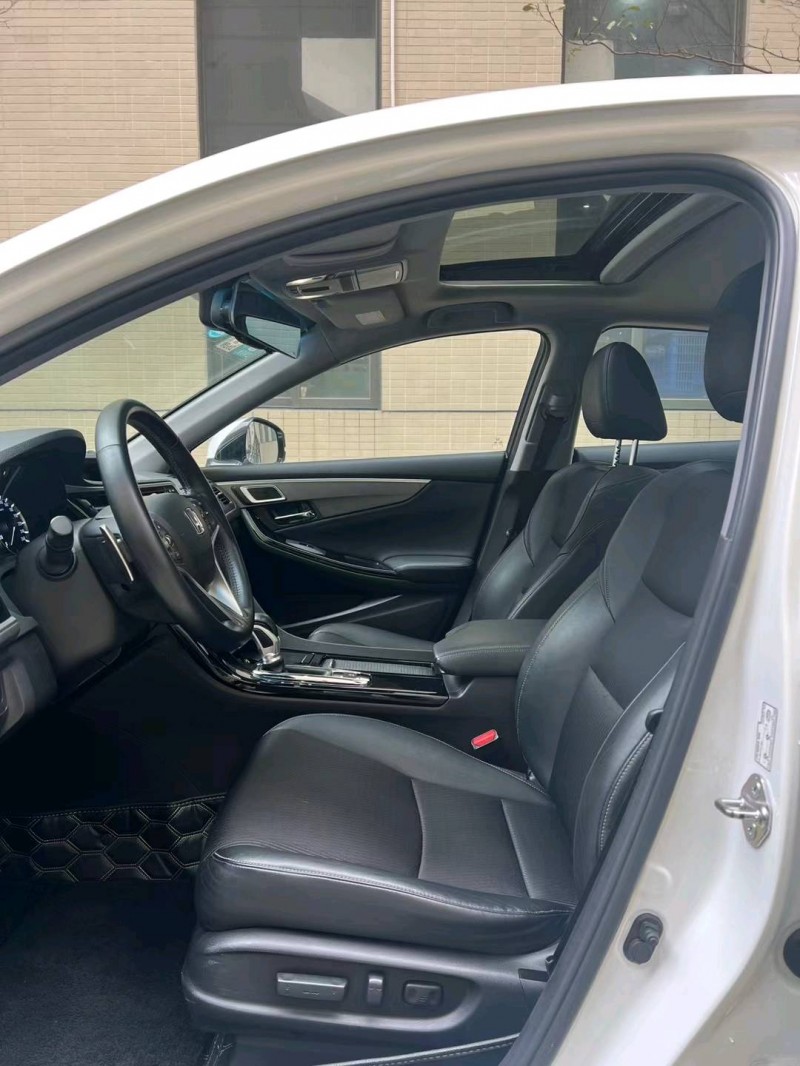 佛山16年本田思铂睿5