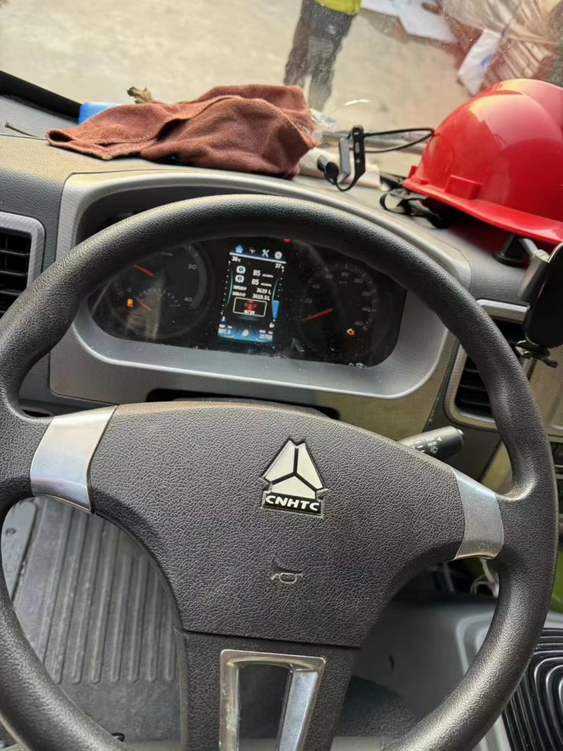徐州22年卡車系列重汽豪沃5