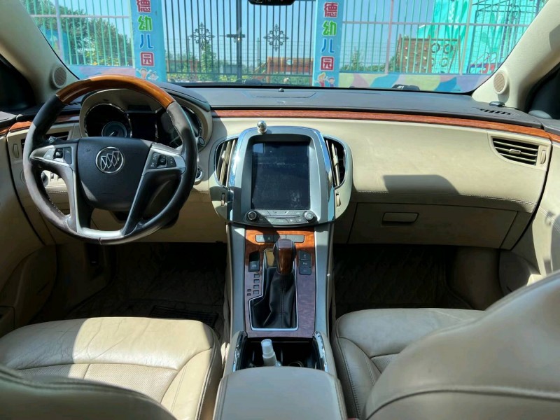 石家庄13年别克君越5