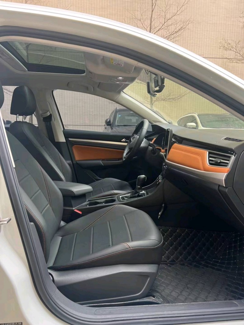 佛山22年大众宝来7