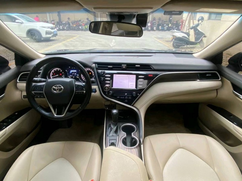 佛山18年丰田凯美瑞8