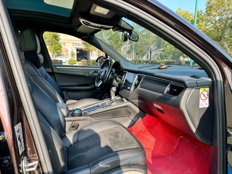 襄阳18年保时捷Macan4