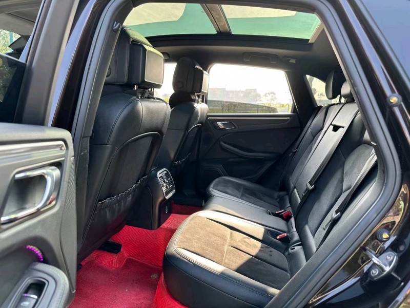 襄阳18年保时捷Macan5