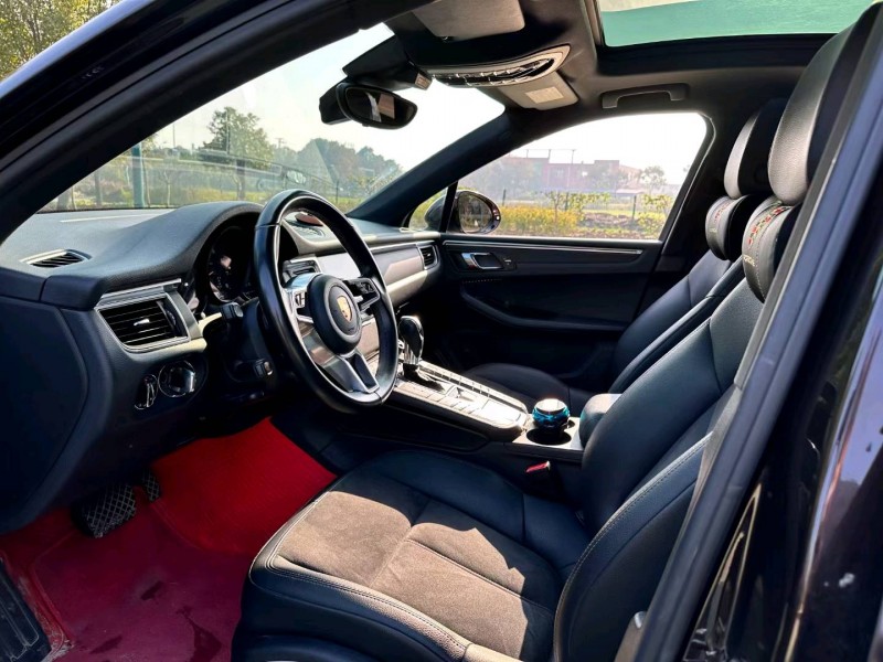 襄阳18年保时捷Macan8