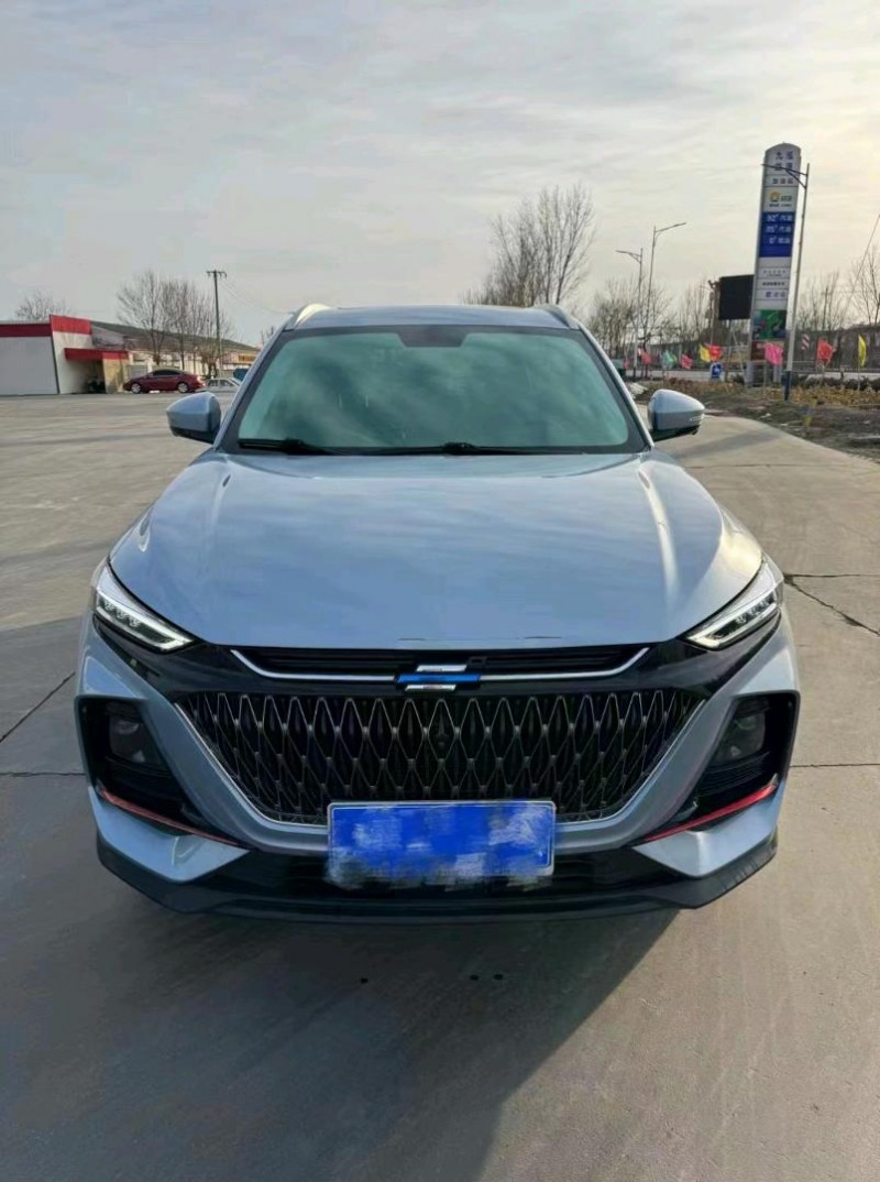 东营22年长安汽车欧尚1