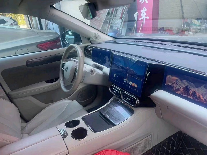 珠海22年零跑汽車C115