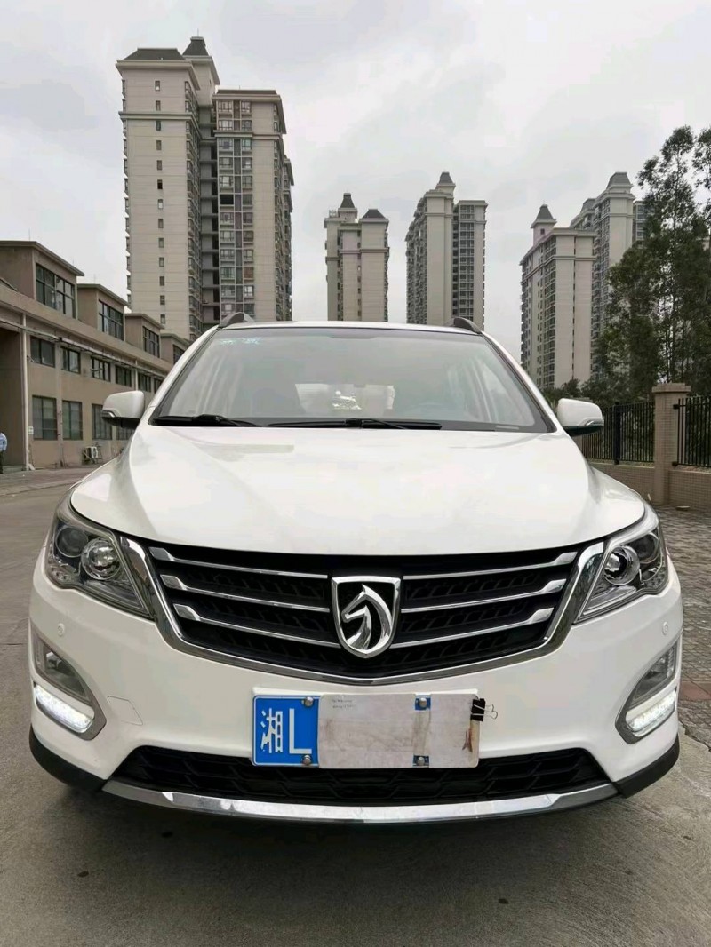 江門16年寶駿5601