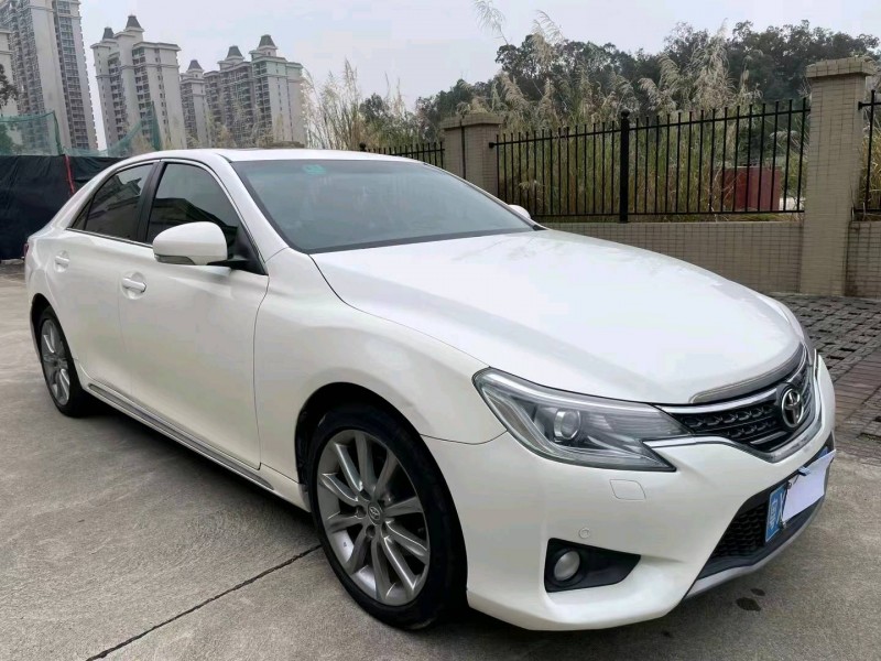 佛山16年丰田锐志3