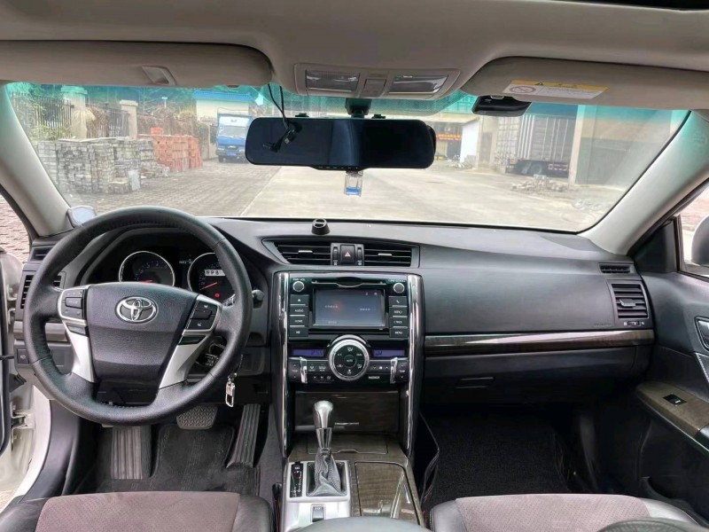 佛山16年丰田锐志6