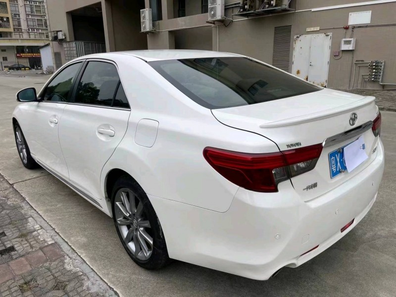 佛山16年丰田锐志7